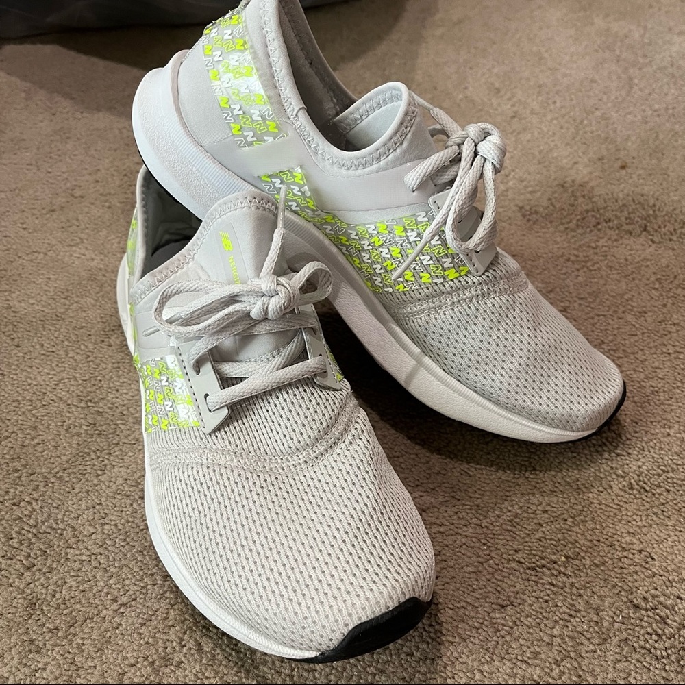 New Balance Women’s NB Nergize Color: Summer fog with hi-lite Size 8